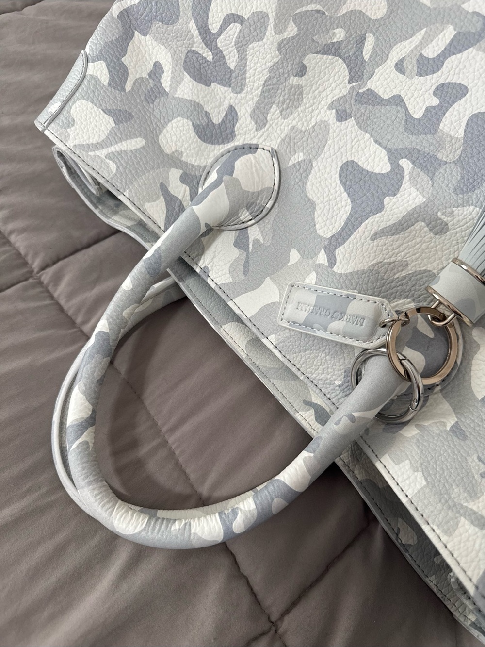 New Mark & Graham Camo Elisabetta tote & tassel keychain bag charm - Picture 11 of 11
